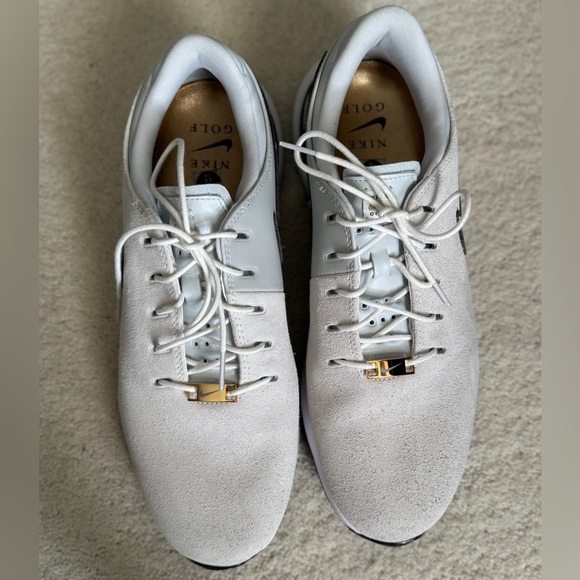 BRAND NEW •• Nike Air Zoom Victory Tour 3 NRG - Picture 2 of 4